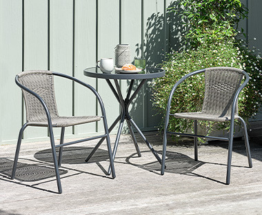 Petite table de jardin ronde et chaises élégantes gris foncé