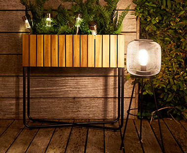 Lampe haute à piles de style minimaliste pour l'extérieur 