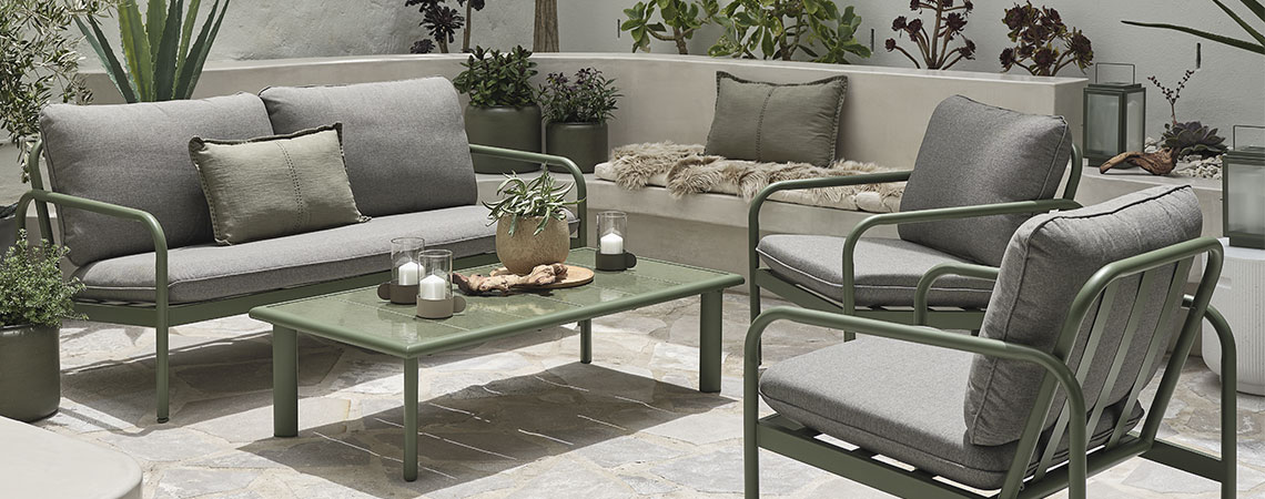 Graues Garten-Lounge-Set mit Ecksofa, Sessel und höhenverstellbarem Tisch