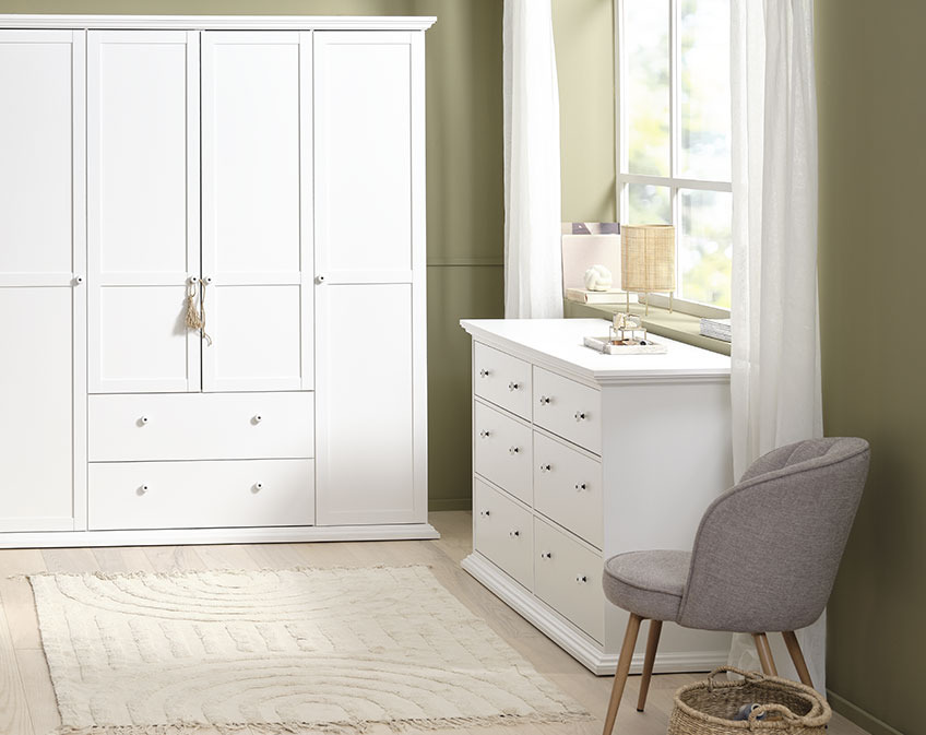 FREDENSBORG chest of drawers and wardrobe Large chest of drawers in hall