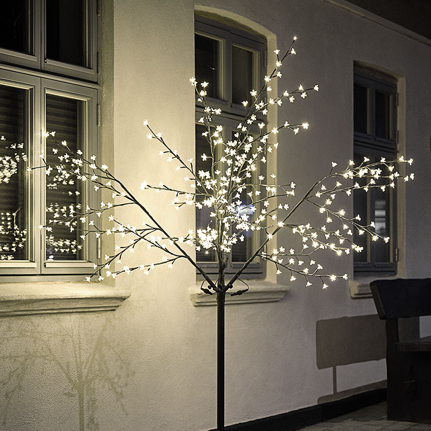 Pourquoi choisir un arbre led lumineux pour Noël ? - Blog Lux&Déco