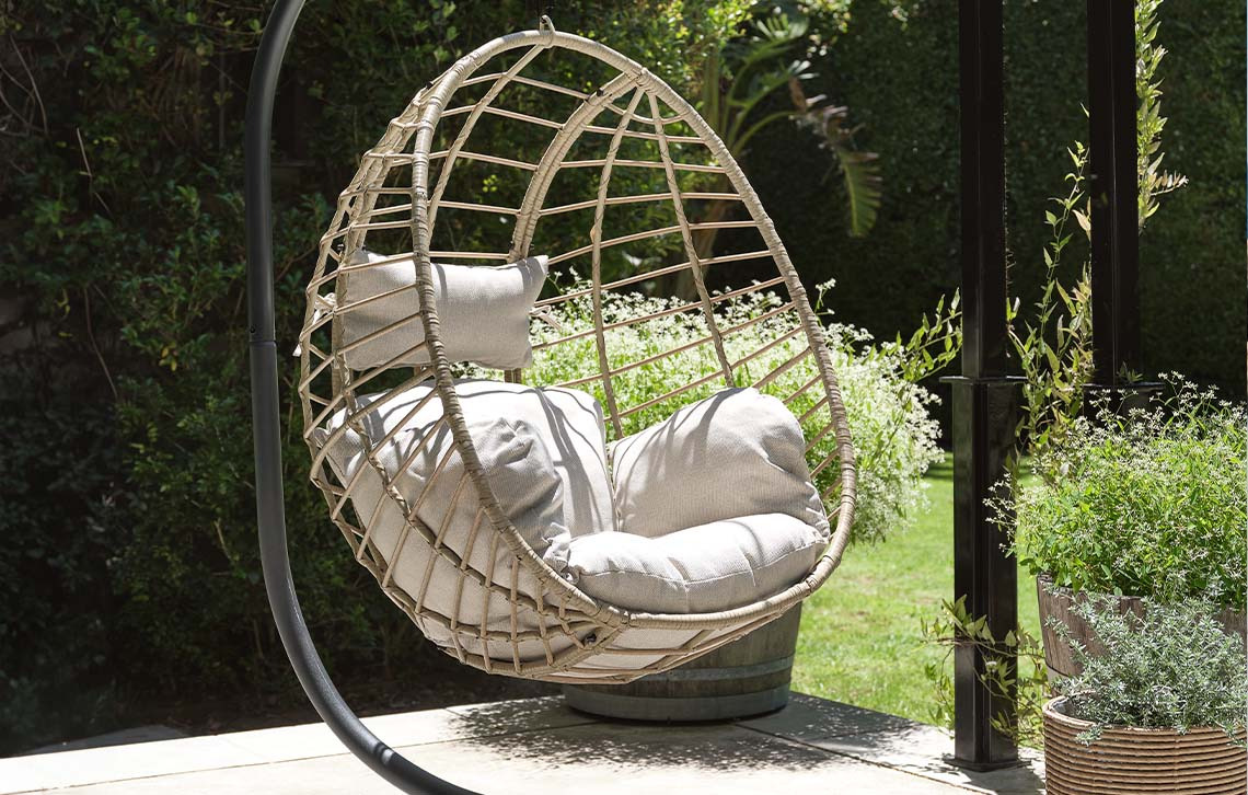 Chaise de jardin suspendue en polyrotin