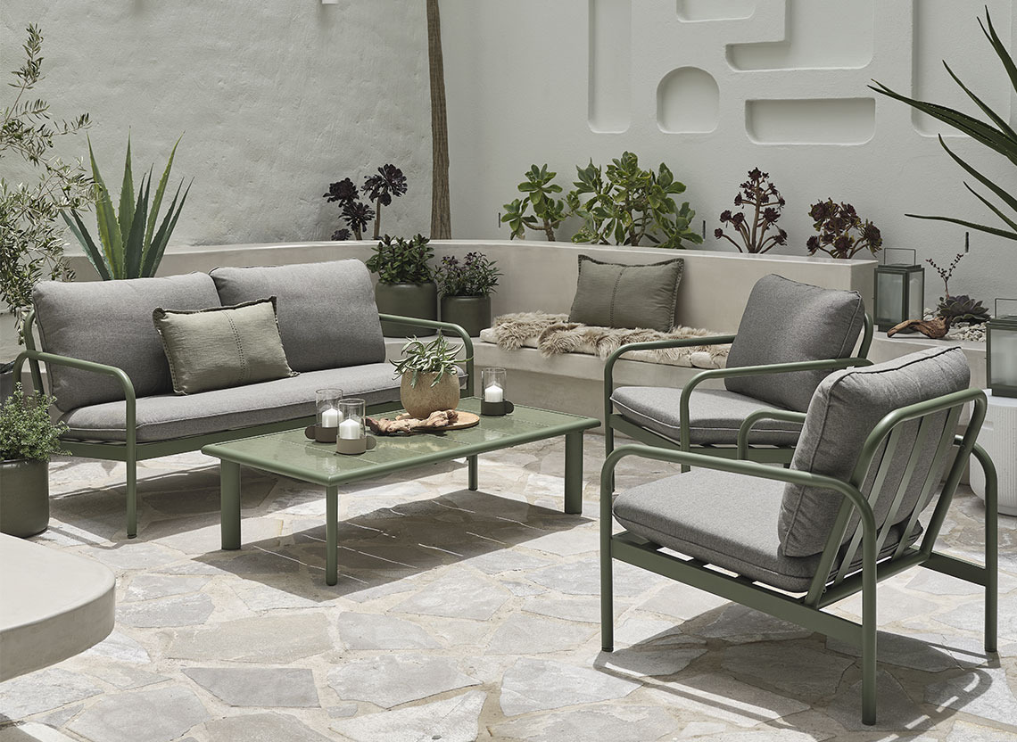 Graues Garten-Lounge-Set mit Ecksofa, Sessel und höhenverstellbarem Tisch