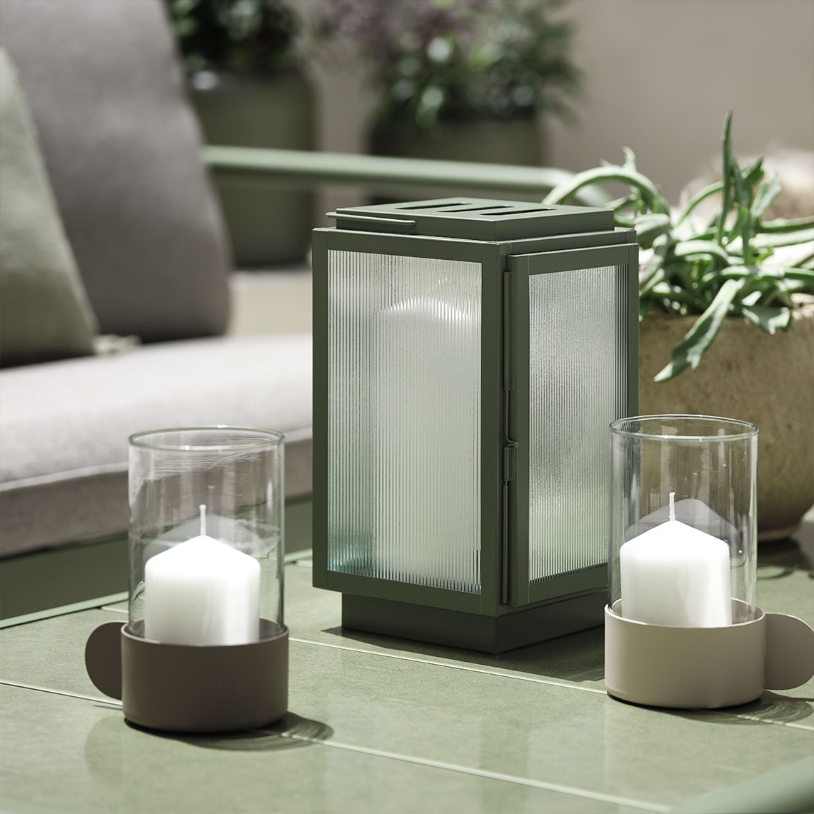 Outdoor lanterns on lounge table 