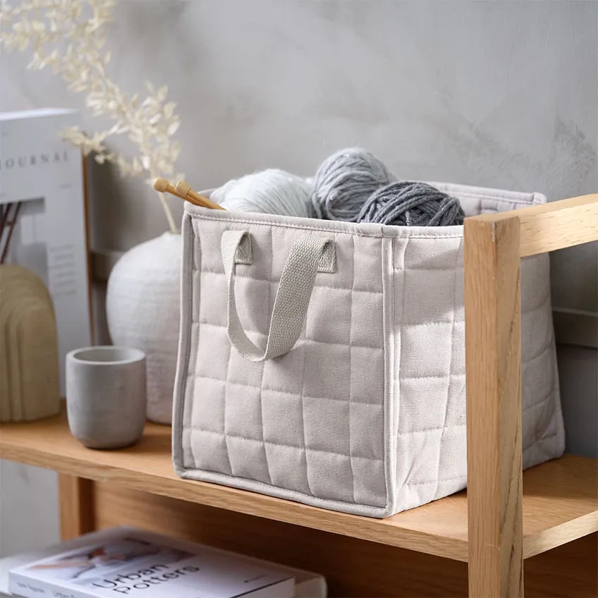 Der Stoffkorb KETIL wird aus GRS-zertifizierter, recycelter Baumwolle und Polyester hergestellt Stoffkorb aus recycelter Baumwolle und Polyester