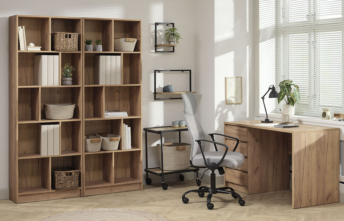 BILLUM Bürostuhl, MOSBJERG Regaleinheit und LIMFJORDEN Schreibtisch Stoff-Bürostuhl, Regaleinheit und Schreibtisch