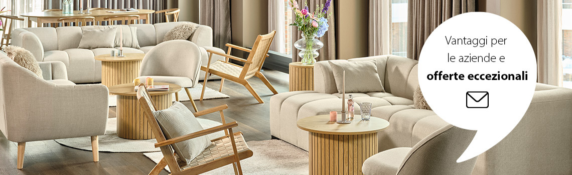 Area lobby/lounge con divano ALLESE, poltrona THORUP e poltrona VADEHAVET