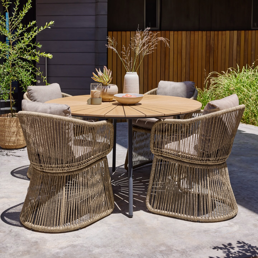AKTIVEN Gartentisch und STORDALEN Stühle