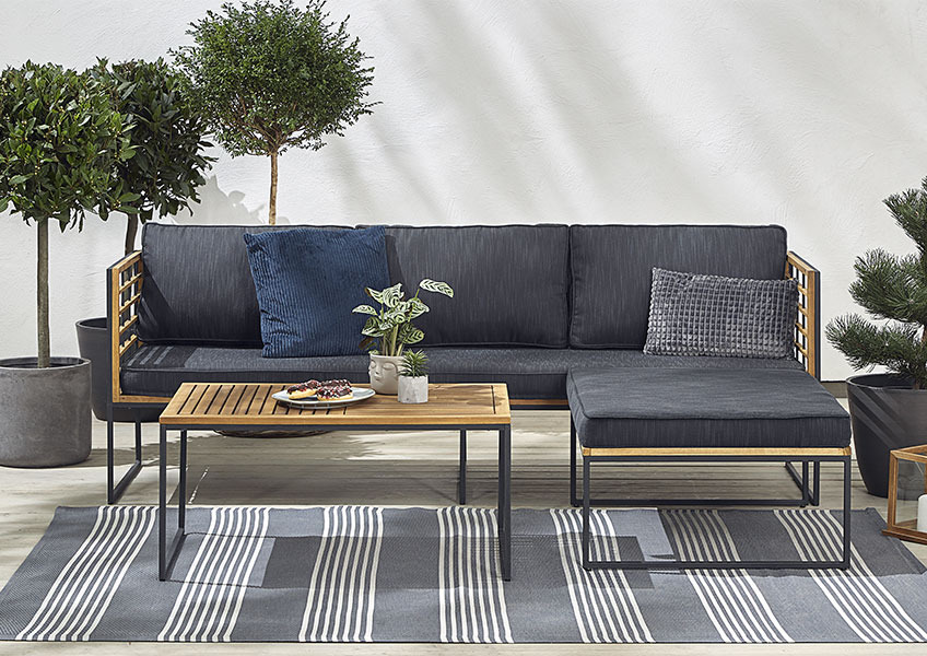 Modernes Lounge-Set aus Metall und Holz im skandinavischen Stil