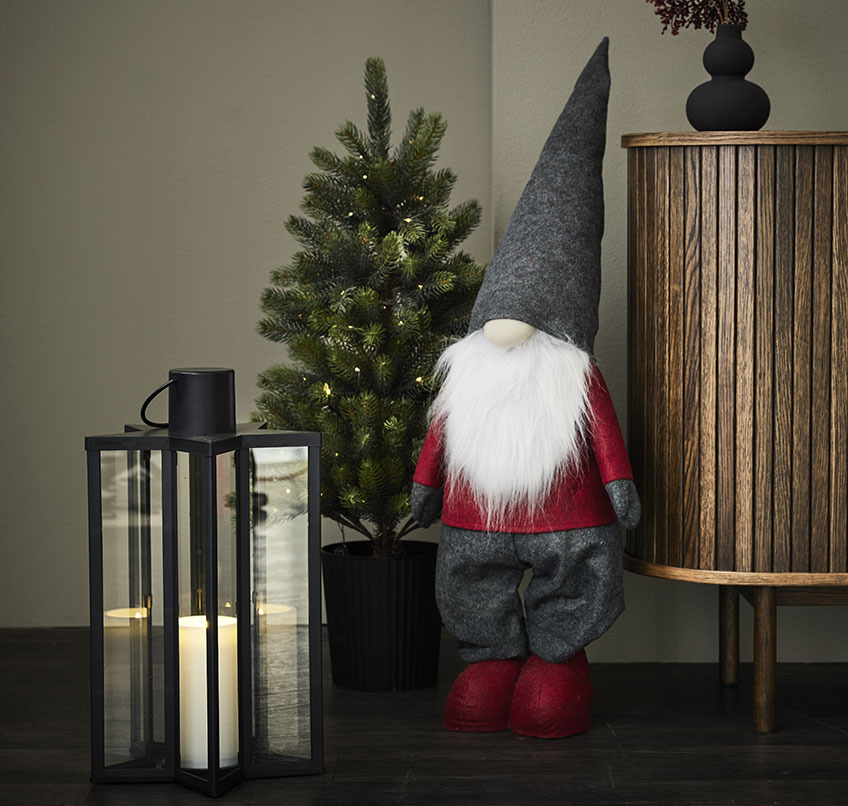Laterne RHODOLIT, künstlicher Weihnachtsbaum BERLINGR und Weihnachtswichtel HALM Schwarze Laterne, künstlicher Weihnachtsbaum und Weihnachtswichtel